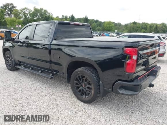 2022 Chevrolet Silverado 1500 RST with VIN 1GCUDEETXNZ522272, listed as a IAAI auction lot 43041445 with 58,420 mi miles and . Bid and sale history available at DreamBid. Image 3.