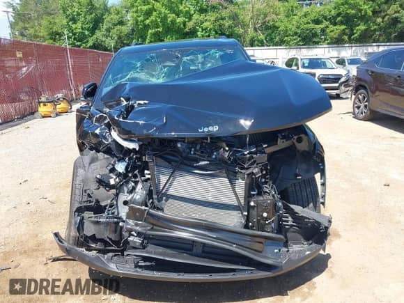 2024 Jeep Grand Cherokee Limited with VIN 1C4RJHBG7R8932773, listed as a IAAI auction lot 42305677 with Not provided miles and . Bid and sale history available at DreamBid. Image 12.