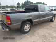 2000 GMC Sierra 1500 SLE with VIN 1GTEC19V0YZ215029, listed as a IAAI auction lot 42897673 with 276,882 mi miles and . Bid and sale history available at DreamBid. Image 4.