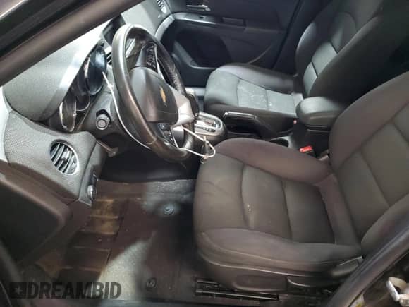 2014 Chevrolet Cruze 1LT z VIN 1G1PC5SBXE7295634, wystawiony jako Copart lot #82329965 z przebiegiem 139 795 mil mil oraz Szkoda całkowita • Salvage title. Historia ofert i sprzedaży dostępna na DreamBid. Obrazek 7.