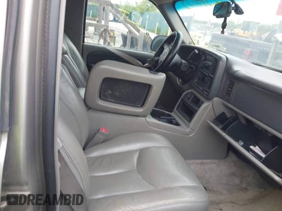 2003 Chevrolet Tahoe LT с VIN 1GNEK13Z93J346232, выставлен на аукционе IAAI как лот 42375153 с пробегом Не указан миль и . История ставок и продаж доступна на DreamBid. Изображение 5.