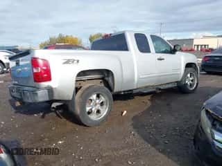 2011 Chevrolet Silverado 1500 LT с VIN 1GCRKSE33BZ266014, выставлен на аукционе IAAI как лот 43513087 с пробегом 186 170 миль миль и . История ставок и продаж доступна на DreamBid. Изображение 4.