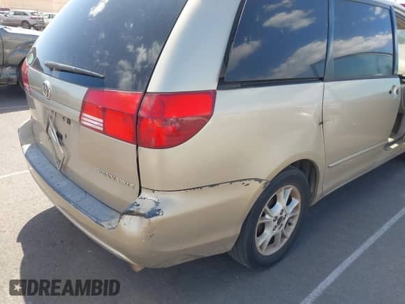 2004 Toyota Sienna XLE z VIN 5TDZA22C34S207668, wystawiony jako IAAI lot #43543397 z przebiegiem 213 009 mil mil oraz . Historia ofert i sprzedaży dostępna na DreamBid. Obrazek 6.