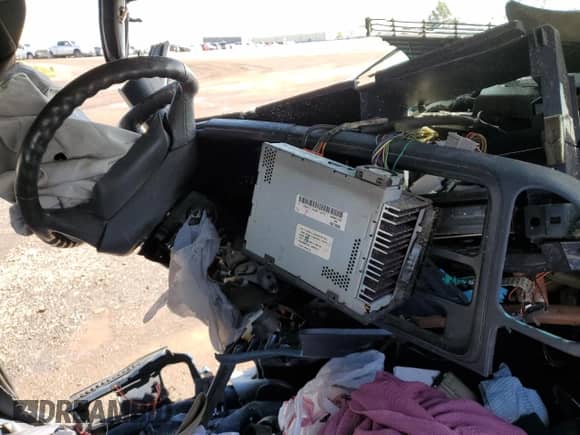 1997 GMC Sierra 1500 z VIN 2GTEC19R1V1570749, wystawiony jako Copart lot #65371475 z przebiegiem Nie podano mil oraz Nie do naprawy • Non repairable. Historia ofert i sprzedaży dostępna na DreamBid. Obrazek 9.