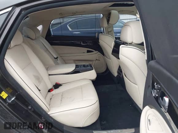 2014 Hyundai Equus Ultimate z VIN KMHGH4JH1EU083761, wystawiony jako IAAI lot #41356895 z przebiegiem 51 565 mil mil oraz . Historia ofert i sprzedaży dostępna na DreamBid. Obrazek 8.