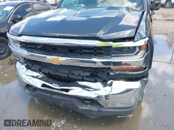 2019 Chevrolet Silverado 1500 LT z VIN 2GCVKPEC0K1106550, wystawiony jako IAAI lot #42768386 z przebiegiem 67 788 mil mil oraz . Historia ofert i sprzedaży dostępna na DreamBid. Obrazek 6.