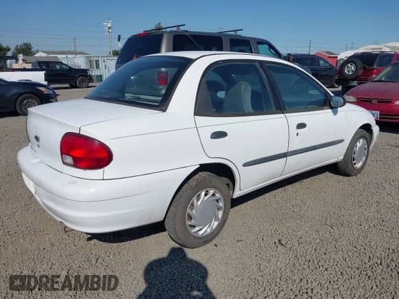 2000 Chevrolet Metro Lsi z VIN 2C1MR5226Y6715724, wystawiony jako IAAI lot #42726106 z przebiegiem 156 290 mil mil oraz . Historia ofert i sprzedaży dostępna na DreamBid. Obrazek 4.