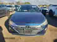 2019 Hyundai Elantra SE z VIN 5NPD74LF2KH449366, wystawiony jako Copart lot #90042315 z przebiegiem 86 693 mil mil oraz Szkoda całkowita • Salvage title. Historia ofert i sprzedaży dostępna na DreamBid. Obrazek 5.