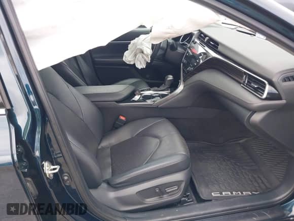 2020 Toyota Camry Hybrid XLE z VIN 4T1F31AK7LU521801, wystawiony jako IAAI lot #42707425 z przebiegiem 66 573 mil mil oraz . Historia ofert i sprzedaży dostępna na DreamBid. Obrazek 5.