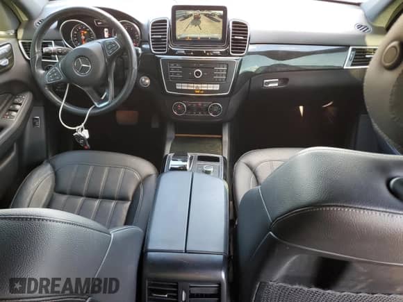 2017 Mercedes-Benz GLE 350 z VIN 4JGDA5JB2HA828998, wystawiony jako Copart lot #82496445 z przebiegiem 111 085 mil mil oraz Szkoda całkowita • Salvage title. Historia ofert i sprzedaży dostępna na DreamBid. Obrazek 8.