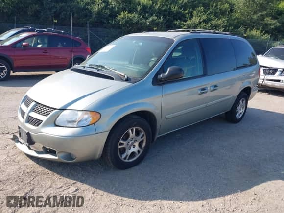 2004 Dodge Caravan SXT with VIN 2D4GP44L64R560481, listed as a IAAI auction lot 42798640 with 169,945 mi miles and . Bid and sale history available at DreamBid. Image 2.