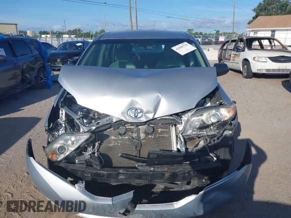 2016 Toyota Sienna L with VIN 5TDZK3DC4GS695422, listed as a IAAI auction lot 42695719 with 97,387 mi miles and . Bid and sale history available at DreamBid. Image 12.