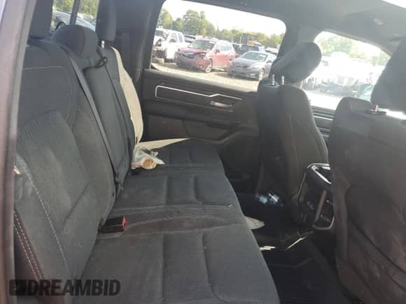 2022 Ram 1500 Big Horn z VIN 1C6SRFMT1NN250645, wystawiony jako Copart lot #69775415 z przebiegiem 30 452 mil mil oraz Szkoda całkowita • Salvage title. Historia ofert i sprzedaży dostępna na DreamBid. Obrazek 10.