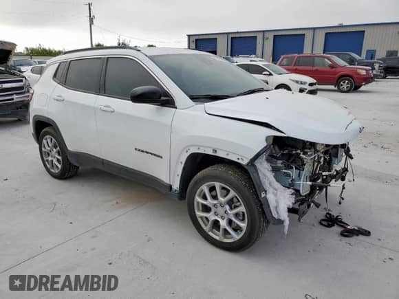 2024 Jeep Compass Latitude Lux с VIN 3C4NJDFN4RT149931, выставлен на аукционе Copart как лот 65583405 с пробегом 3 204 миль миль и Списание • Salvage title. История ставок и продаж доступна на DreamBid. Изображение 4.