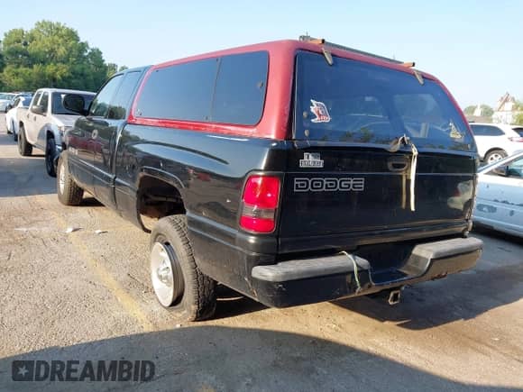 1999 Dodge 1500 с VIN 1B7HC13Z8XJ561383, выставлен на аукционе IAAI как лот 42922649 с пробегом 174 286 миль миль и . История ставок и продаж доступна на DreamBid. Изображение 3.