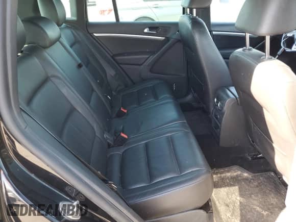 2015 Volkswagen Tiguan SEL z VIN WVGBV7AX1FW504346, wystawiony jako Copart lot #85332635 z przebiegiem 89 744 mil mil oraz Szkoda całkowita • Salvage title. Historia ofert i sprzedaży dostępna na DreamBid. Obrazek 11.