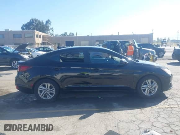 2019 Hyundai Elantra Limited с VIN KMHD84LF0KU843978, выставлен на аукционе IAAI как лот 42951794 с пробегом 116 738 миль миль и . История ставок и продаж доступна на DreamBid. Изображение 13.
