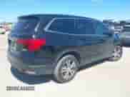 2017 Honda Pilot EX-L z VIN 5FNYF6H54HB038719, wystawiony jako IAAI lot #43468248 z przebiegiem 113 076 mil mil oraz . Historia ofert i sprzedaży dostępna na DreamBid. Obrazek 4.