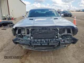 2010 Dodge Challenger SE z VIN 2B3CJ4DV2AH323214, wystawiony jako Copart lot #83939675 z przebiegiem 178 492 mil mil oraz Szkoda całkowita • Salvage title. Historia ofert i sprzedaży dostępna na DreamBid. Obrazek 5.