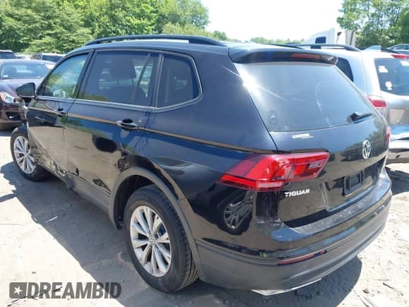 2018 Volkswagen Tiguan S с VIN 3VV0B7AX8JM125228, выставлен на аукционе IAAI как лот 42562804 с пробегом 65 494 миль миль и . История ставок и продаж доступна на DreamBid. Изображение 3.