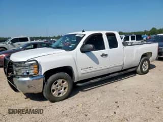 2013 Chevrolet Silverado 1500 LT with VIN 1GCRCSE07DZ210101, listed as a Copart auction lot 71780645 with 345,612 mi miles and Salvage title. Bid and sale history available at DreamBid. Image 1.