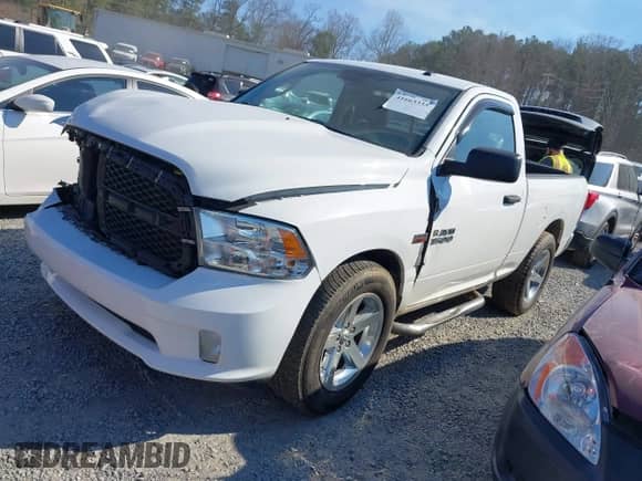 2014 Ram 1500 Express z VIN 3C6JR6AT5EG111434, wystawiony jako IAAI lot #41663335 z przebiegiem 227 039 mil mil oraz . Historia ofert i sprzedaży dostępna na DreamBid. Obrazek 17.