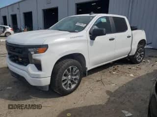 2022 Chevrolet Silverado 1500 Custom z VIN 1GCPDBEK3NZ635158, wystawiony jako Copart lot #83998125 z przebiegiem 117 667 mil mil oraz Nie do naprawy • Non repairable. Historia ofert i sprzedaży dostępna na DreamBid. Obrazek 1.