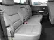 2018 Chevrolet Silverado 2500HD LTZ z VIN 1GC1KWEG4JF208534, wystawiony jako Copart lot #85362345 z przebiegiem 104 051 mil mil oraz Szkoda całkowita • Salvage title. Historia ofert i sprzedaży dostępna na DreamBid. Obrazek 10.
