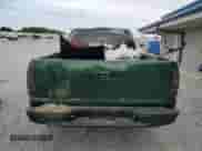 2001 GMC Sierra 1500 SLE z VIN 2GTEC19V411310370, wystawiony jako Copart lot #52950885 z przebiegiem 240 629 mil mil oraz Szkoda całkowita • Salvage title. Historia ofert i sprzedaży dostępna na DreamBid. Obrazek 6.