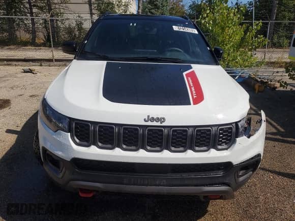 2025 Jeep Compass Trailhawk z VIN 3C4NJDDN0ST590402, wystawiony jako Copart lot #81214385 z przebiegiem 10 109 mil mil oraz Szkoda całkowita • Salvage title. Historia ofert i sprzedaży dostępna na DreamBid. Obrazek 5.