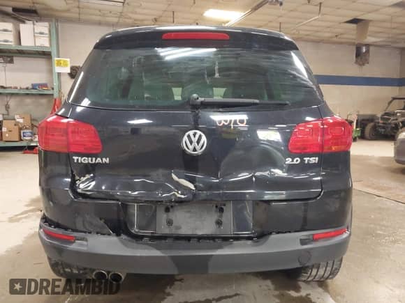 2012 Volkswagen Tiguan S с VIN WVGAV7AX0CW586867, выставлен на аукционе IAAI как лот 42646534 с пробегом 65 825 миль миль и . История ставок и продаж доступна на DreamBid. Изображение 6.