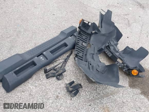 2018 Jeep Wrangler Sahara с VIN 1C4AJWBG1JL809098, выставлен на аукционе IAAI как лот 42875034 с пробегом 24 297 миль миль и . История ставок и продаж доступна на DreamBid. Изображение 12.