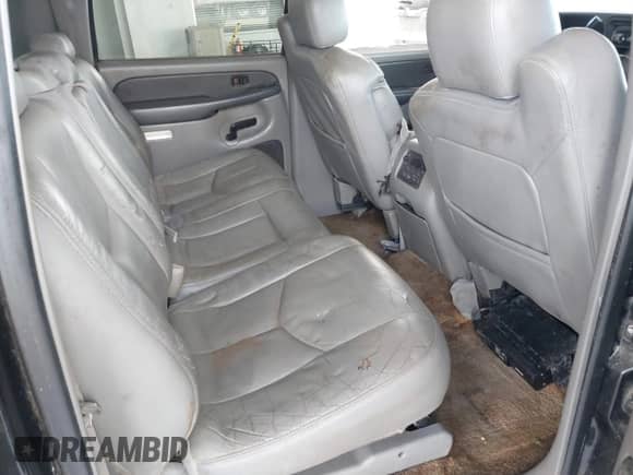 2003 Chevrolet Suburban Z71 with VIN 3GNFK16TX3G132587, listed as a IAAI auction lot 42166274 with Not provided miles and . Bid and sale history available at DreamBid. Image 8.