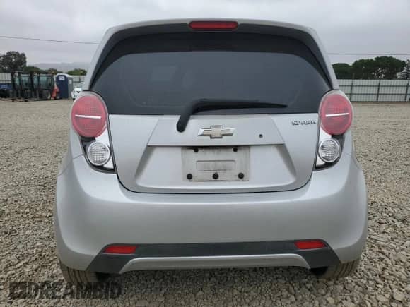 2015 Chevrolet Spark LT с VIN KL8CD6S92FC720724, выставлен на аукционе Copart как лот 80667225 с пробегом 212 223 миль миль и Списание • Salvage title. История ставок и продаж доступна на DreamBid. Изображение 6.