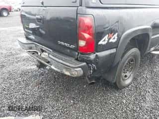 2004 Chevrolet Silverado 2500 LT с VIN 1GCGK23U84F181726, выставлен на аукционе IAAI как лот 41205379 с пробегом Не указан миль и . История ставок и продаж доступна на DreamBid. Изображение 6.