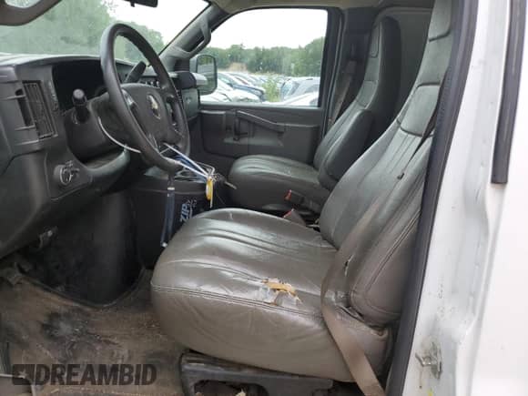 2018 Chevrolet Express Cargo с VIN 1GCWGAFP4J1281103, выставлен на аукционе Copart как лот 62650775 с пробегом 157 777 миль миль и Чистый • Clean title. История ставок и продаж доступна на DreamBid. Изображение 7.