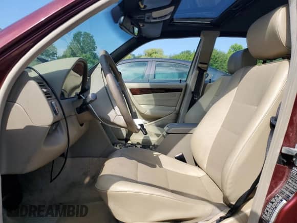 1999 Mercedes-Benz C 230/260/280/320 z VIN WDBHA24G3XA698190, wystawiony jako Copart lot #61717535 z przebiegiem 98 449 mil mil oraz Czysty tytuł • Clean title. Historia ofert i sprzedaży dostępna na DreamBid. Obrazek 7.