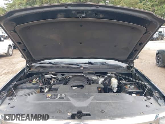 2014 Chevrolet Silverado 1500 High Country z VIN 3GCUKTEJ2EG475750, wystawiony jako IAAI lot #43555633 z przebiegiem Nie podano mil oraz . Historia ofert i sprzedaży dostępna na DreamBid. Obrazek 10.