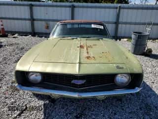 1969 Chevrolet Camaro z VIN 124379L530018, wystawiony jako Copart lot #70106075 z przebiegiem 81 779 mil mil oraz Czysty tytuł • Clean title. Historia ofert i sprzedaży dostępna na DreamBid. Obrazek 5.