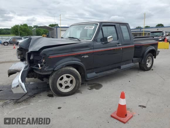 1994 Ford F-150 с VIN 1FTEX15N6RKC00717, выставлен на аукционе Copart как лот 56035505 с пробегом 216 633 миль миль и Чистый • Clean title. История ставок и продаж доступна на DreamBid. Изображение 1.