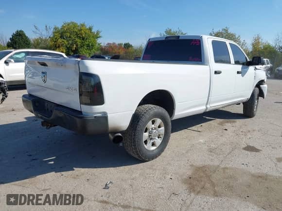 2010 Dodge 2500 Laramie with VIN 3D7UT2CL2AG155114, listed as a IAAI auction lot 43331164 with 328,997 mi miles and . Bid and sale history available at DreamBid. Image 4.