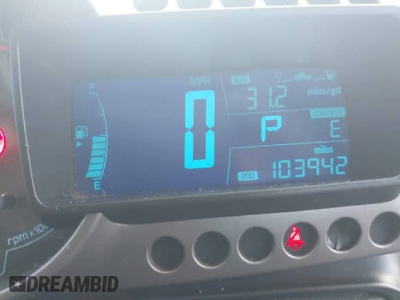 2014 Chevrolet Sonic LT z VIN 1G1JC5SB1E4211062, wystawiony jako IAAI lot #43200565 z przebiegiem 103 942 mil mil oraz . Historia ofert i sprzedaży dostępna na DreamBid. Obrazek 7.