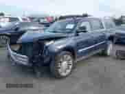 2018 Cadillac Escalade ESV Platinum с VIN 1GYS4KKJ9JR177412, выставлен на аукционе IAAI как лот 41587385 с пробегом 101 722 миль миль и . История ставок и продаж доступна на DreamBid. Изображение 18.