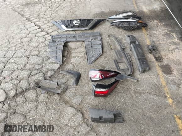 2020 Nissan Murano S with VIN 5N1AZ2AJ1LN166527, listed as a IAAI auction lot 43241990 with 155,450 mi miles and . Bid and sale history available at DreamBid. Image 12.