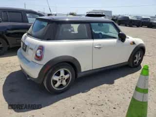2011 MINI Hardtop with VIN WMWSU3C59BT251488, listed as a Copart auction lot 59236285 with 141,997 mi miles and Clean title. Bid and sale history available at DreamBid. Image 3.
