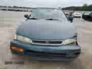 1997 Honda Accord LX with VIN 1HGCD5638VA053287, listed as a Copart auction lot 71704015 with 332,299 mi miles and Clean title. Bid and sale history available at DreamBid. Image 5.