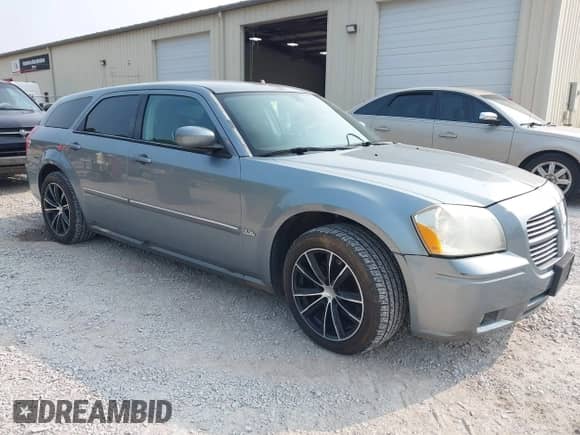 2006 Dodge Magnum z VIN 2D4FV47VX6H462674, wystawiony jako IAAI lot #43155880 z przebiegiem 125 457 mil mil oraz . Historia ofert i sprzedaży dostępna na DreamBid. Obrazek 1.