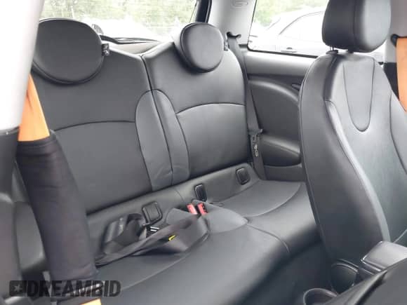 2009 MINI Hardtop with VIN WMWMF33539TW76329, listed as a IAAI auction lot 42512079 with 94,865 mi miles and . Bid and sale history available at DreamBid. Image 8.