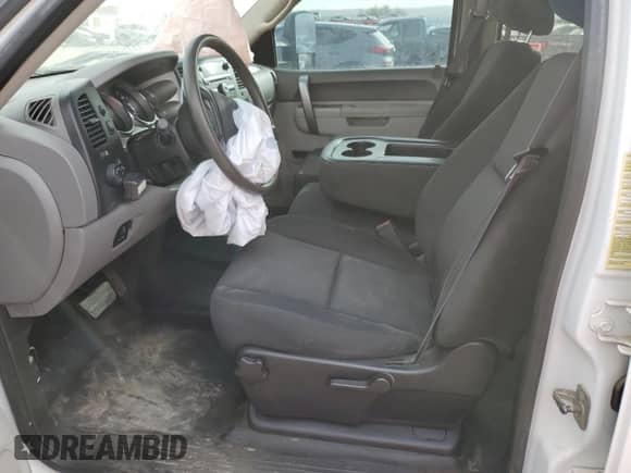 2013 Chevrolet Silverado 3500 с VIN 1GB4KZC81DF170697, выставлен на аукционе Copart как лот 83920734 с пробегом 46 754 миль миль и Списание • Salvage title. История ставок и продаж доступна на DreamBid. Изображение 7.