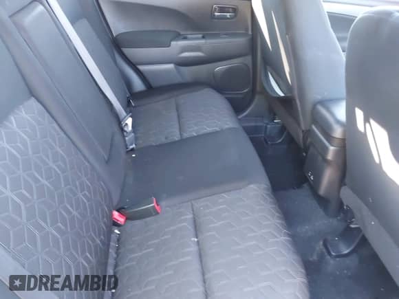 2023 Mitsubishi Outlander ES с VIN JA4ARUAU2PU013946, выставлен на аукционе IAAI как лот 43321764 с пробегом 12 826 миль миль и . История ставок и продаж доступна на DreamBid. Изображение 8.
